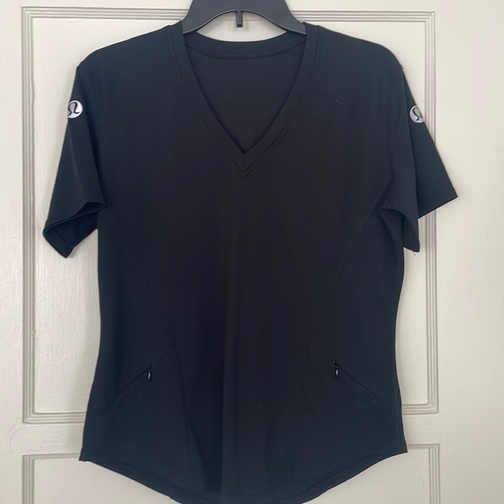 Lululemon short sleeve v neck athletic top size 8